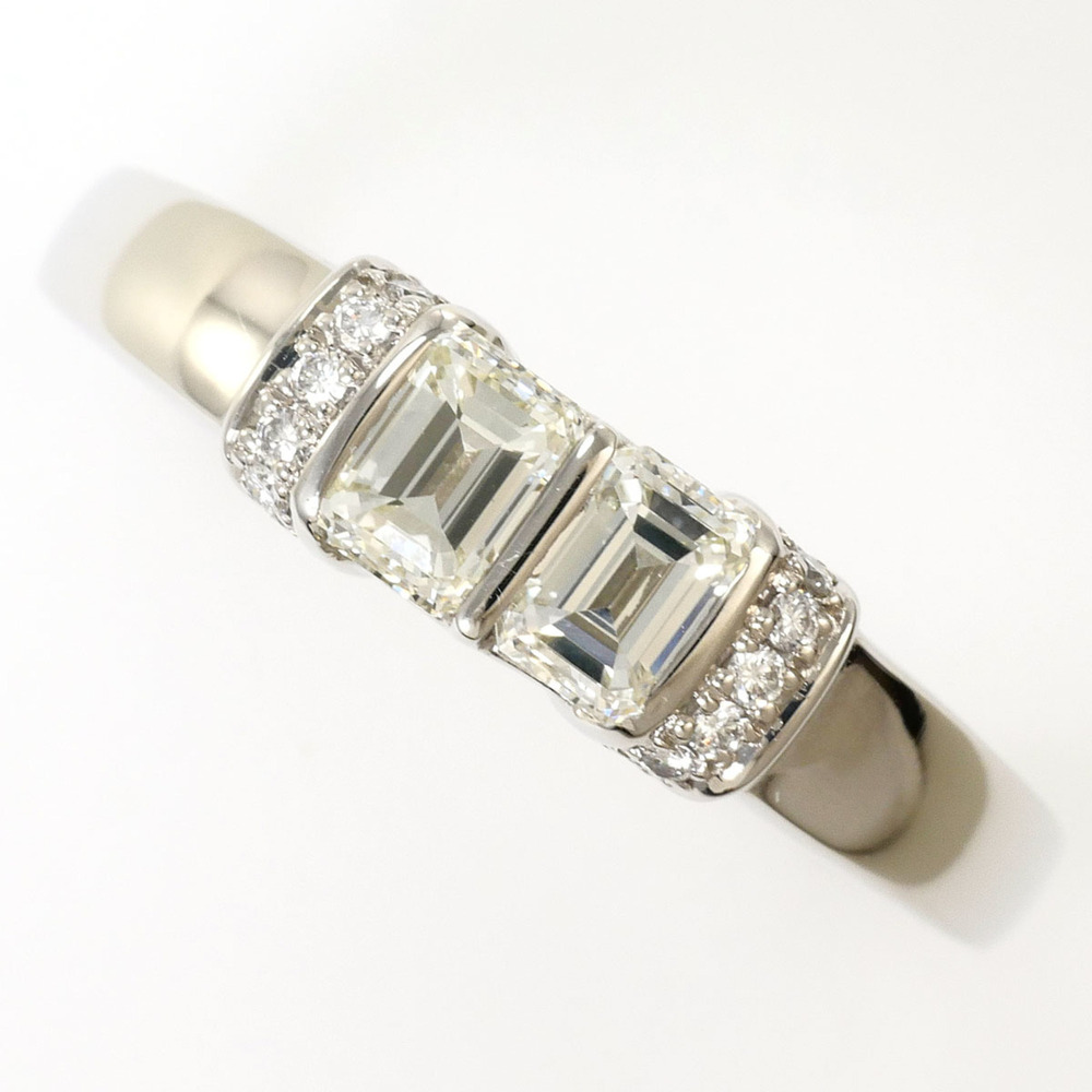 PT900 Platinum Ring, 1 Diamond (0.73ct) and 0.09ct Diamond, Total Weight 5.6g...